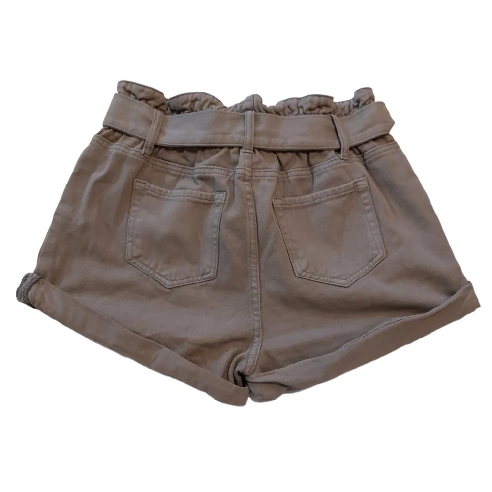 Hollister Ladies Cuffed Tie-Front Shorts- M